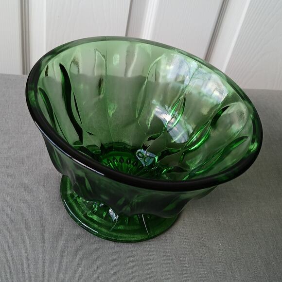 Anchor Hocking Emerald Green Glass Footed Bowl 4"x6" vintage MCM - Picture 2 of 8